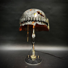 Laden Sie das Bild in den Galerie-Viewer, Kriegsrelikte Lampe