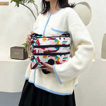 Laden Sie das Bild in den Galerie-Viewer, Lässige Mehrschichtige Wasserdichte Umhängetasche