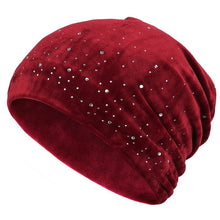 Laden Sie das Bild in den Galerie-Viewer, Weiche Wintermütze mit Strass