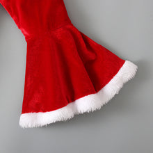 Laden Sie das Bild in den Galerie-Viewer, 3-teiliges Set aus Teddy-Oberteil und Flare-Hose aus süßem rotem Samt mit Weihnachtsmotiv