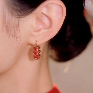 Exquisite Rote Zirkon Creolen