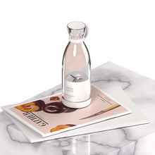 Laden Sie das Bild in den Galerie-Viewer, Mini tragbarer kabelloser wiederaufladbarer Entsafter