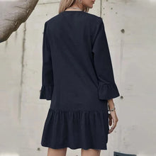 Laden Sie das Bild in den Galerie-Viewer, Faltenkleid mit Glockenärmeln