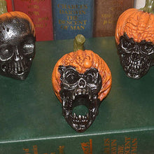 Laden Sie das Bild in den Galerie-Viewer, Halloween-Dekorationen - Böser Kürbisschädel
