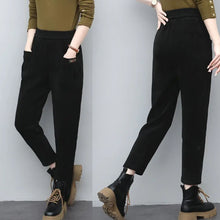 Laden Sie das Bild in den Galerie-Viewer, Einfarbige Lockere Samthose für Damen