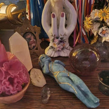 Laden Sie das Bild in den Galerie-Viewer, Heilende Göttin Kunstskulptur Ornament