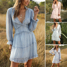 Laden Sie das Bild in den Galerie-Viewer, Elegantes Blumenkleid aus Chiffon mit V-Ausschnitt
