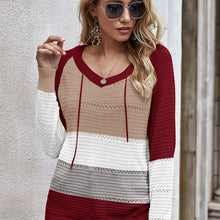 Laden Sie das Bild in den Galerie-Viewer, Strickpullover mit Kapuze