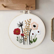 Laden Sie das Bild in den Galerie-Viewer, Florales Stickset