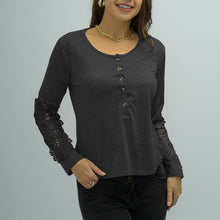 Laden Sie das Bild in den Galerie-Viewer, Einfarbiges Langarm-T-Shirt aus Spitze