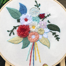 Laden Sie das Bild in den Galerie-Viewer, Handgemachte kreative DIY-Blumenstickerei