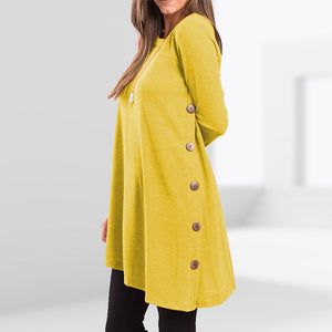 Kleid mit seitlichen Knöpfen