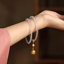 Laden Sie das Bild in den Galerie-Viewer, Armband aus Glocke und Jade im antiken Stil