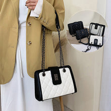 Laden Sie das Bild in den Galerie-Viewer, Modische kleine quadratische Tasche mit Kette