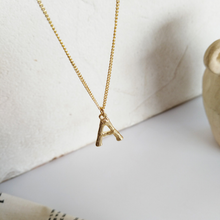 Laden Sie das Bild in den Galerie-Viewer, Vintage Buchstaben Halskette