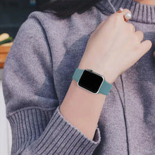 Laden Sie das Bild in den Galerie-Viewer, Apple Watch Silikonarmband