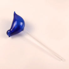 Laden Sie das Bild in den Galerie-Viewer, Automatisches Bewässerungsgerät aus Glas in Vogelform