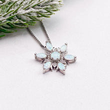 Laden Sie das Bild in den Galerie-Viewer, Charmante Schneeflocke Halskette