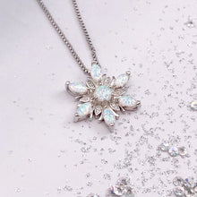 Laden Sie das Bild in den Galerie-Viewer, Charmante Schneeflocke Halskette