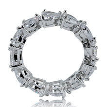 Laden Sie das Bild in den Galerie-Viewer, Herzförmiger Kristallring