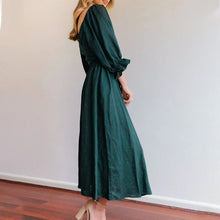 Laden Sie das Bild in den Galerie-Viewer, Kleid mit Rüschen und Laternenärmeln