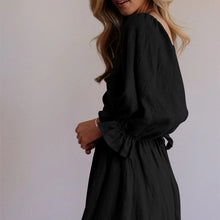 Laden Sie das Bild in den Galerie-Viewer, Kleid mit Rüschen und Laternenärmeln
