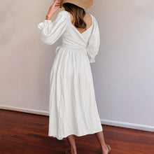 Laden Sie das Bild in den Galerie-Viewer, Kleid mit Rüschen und Laternenärmeln