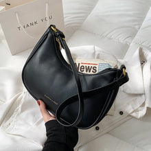 Laden Sie das Bild in den Galerie-Viewer, Damen Neue Halbmondförmige Umhängetasche