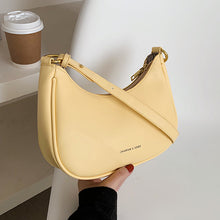 Laden Sie das Bild in den Galerie-Viewer, Damen Neue Halbmondförmige Umhängetasche