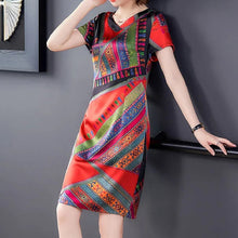 Laden Sie das Bild in den Galerie-Viewer, Damen Sommer neues lockeres Kleid mit ethnischem Druck