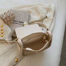 Laden Sie das Bild in den Galerie-Viewer, Damen stilvolle Umhängetasche mit Schnallenverschluss