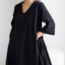 Laden Sie das Bild in den Galerie-Viewer, Einfarbiges Lockeres Elegantes Kleid Mit V-Ausschnitt
