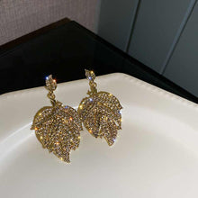 Laden Sie das Bild in den Galerie-Viewer, Elegante Diamant-Blatt-Ohrringe