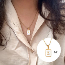 Laden Sie das Bild in den Galerie-Viewer, Damen Buchstabe Halskette aus Edelstahl