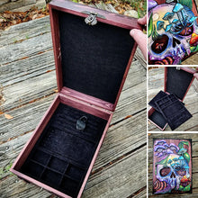 Laden Sie das Bild in den Galerie-Viewer, Totenkopf und Natur versteckte Schlüsselbox