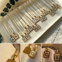 Laden Sie das Bild in den Galerie-Viewer, Damen Buchstabe Halskette aus Edelstahl