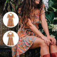 Laden Sie das Bild in den Galerie-Viewer, Bedrucktes Kurzarmkleid mit V-Ausschnitt