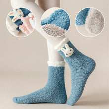 Laden Sie das Bild in den Galerie-Viewer, Flauschige Weihnachtssocken