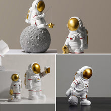 Laden Sie das Bild in den Galerie-Viewer, Niedliche Astronauten-Heimdekoration