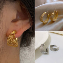 Laden Sie das Bild in den Galerie-Viewer, C-förmige Gebürstete Ohrringe
