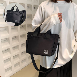 Leichte Schultertasche aus Nylon