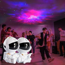 Laden Sie das Bild in den Galerie-Viewer, Astronaut Sternenhimmel Projektor