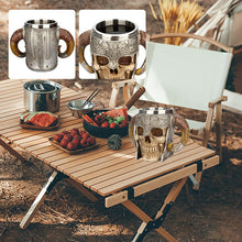 Laden Sie das Bild in den Galerie-Viewer, Schädelbecher mit Klauenhorngriff