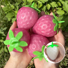 Laden Sie das Bild in den Galerie-Viewer, Erdbeer-Kneifspielzeug