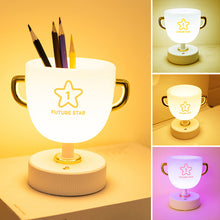 Laden Sie das Bild in den Galerie-Viewer, Trophäen-Stifthalter Wiederaufladbares USB-LED-Nachtlicht