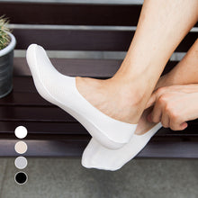 Laden Sie das Bild in den Galerie-Viewer, Atmungsaktive Socken aus Eisseide