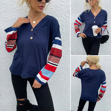 Laden Sie das Bild in den Galerie-Viewer, Damen T-Shirt mit V-Ausschnitt und gestreiften Ärmeln