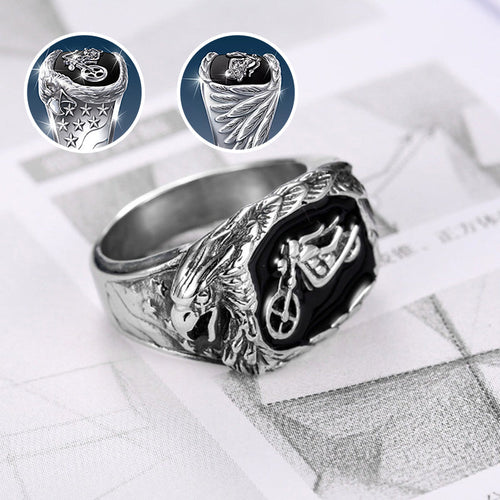 Modischer Herrenring mit Motorradmuster