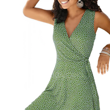Laden Sie das Bild in den Galerie-Viewer, Fließendes Ärmelloses Sommerkleid
