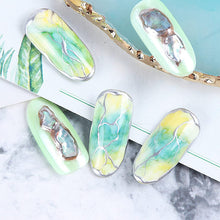 Laden Sie das Bild in den Galerie-Viewer, Metallischer Lackierter Nagellack